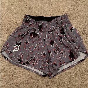Lululemon Peloton Tracker Shorts Size 4 and 4 inch inseam